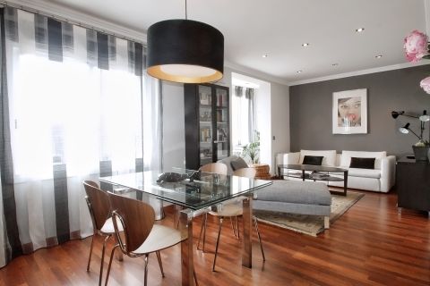 Un piso de diseño moderno y elegante_salón
