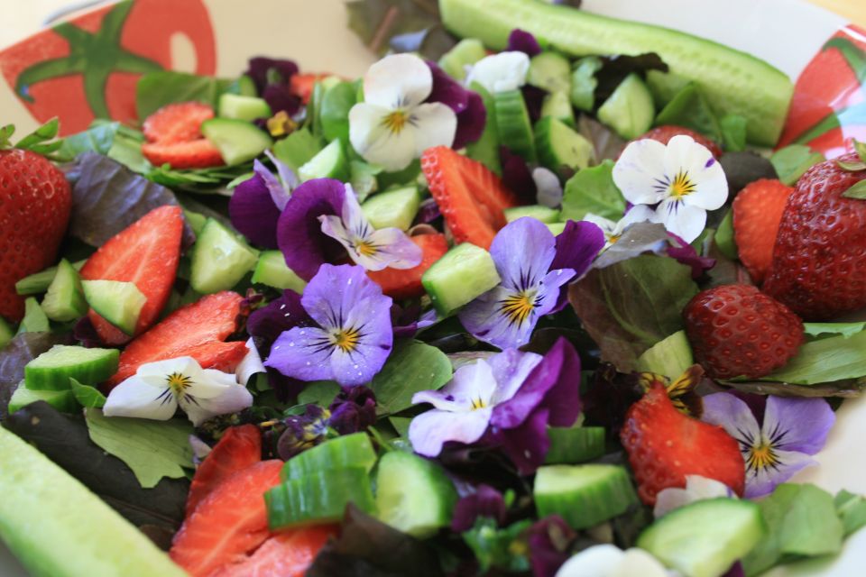 green salad with violets